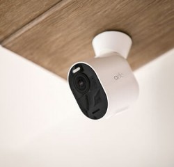 Arlo Ultra 2 Spotlight Camera - 4K UHD Wire-Free Security Ca